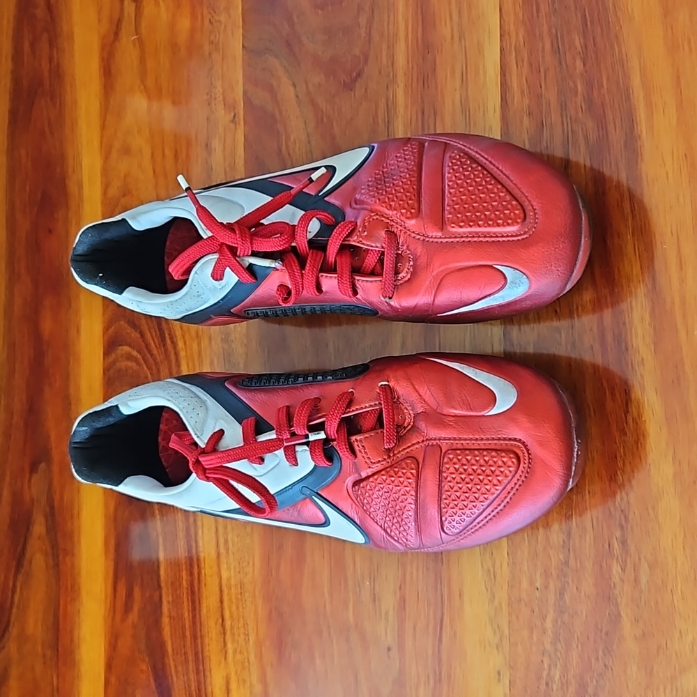 Nike CTR360  soccer shoes size 9 mens